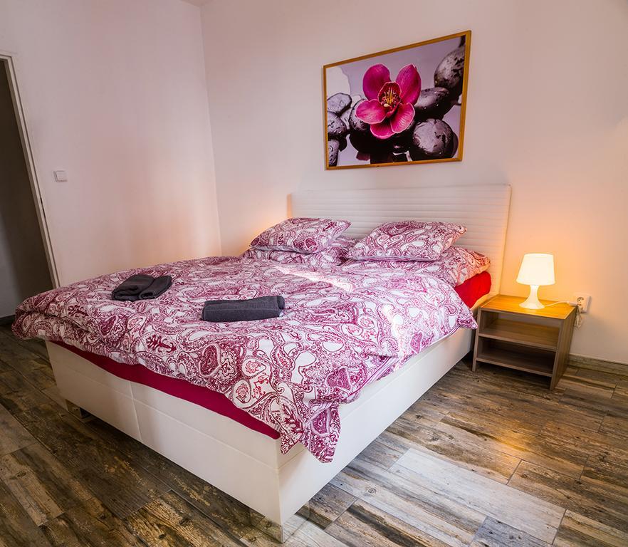 Guesthouse Zlaty Hrozen Ceska Lipa Exterior photo